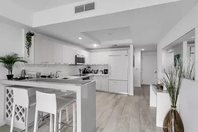55 SW 9th #1705, Miami, FL 33130 - Photo 1