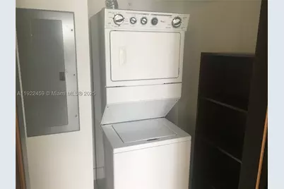 6000 Collins #521, Miami Beach, FL 33140 - Photo 15