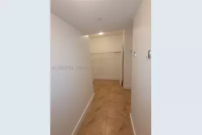 41 SE 5th #710, Miami, FL 33131 - Photo 13