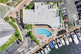 100 Golden Isles, Hallandale, FL 33009 - Photo 29
