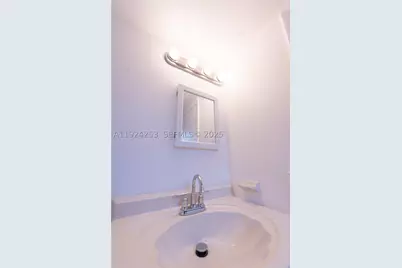 5300 W 21st #311, Hialeah, FL 33016 - Photo 7