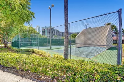 2621 S Parkview, Hallandale, FL 33009 - Photo 37