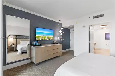 4401 Collins #2517, Miami Beach, FL 33140 - Photo 9