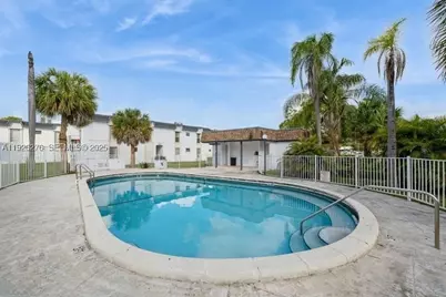 7250 SW 94th #B6, Miami, FL 33173 - Photo 17