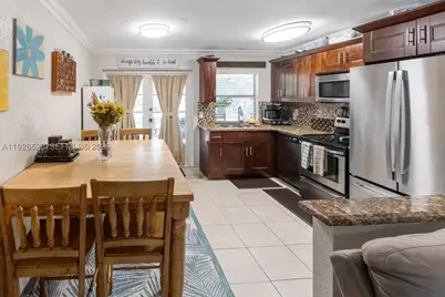 7002 NW 95th, Tamarac, FL 33321 - Photo 5