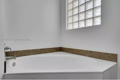 1135 Satinleaf, Hollywood, FL 33019 - Photo 53