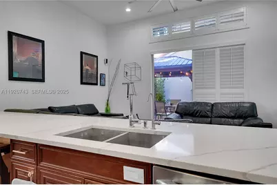1135 Satinleaf, Hollywood, FL 33019 - Photo 39