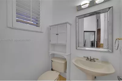 1135 Satinleaf, Hollywood, FL 33019 - Photo 27