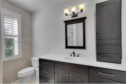 1135 Satinleaf, Hollywood, FL 33019 - Photo 45