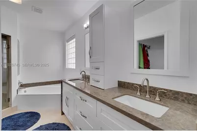 1135 Satinleaf, Hollywood, FL 33019 - Photo 15
