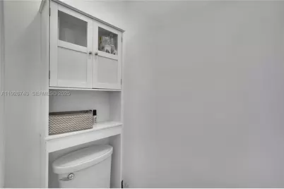 1135 Satinleaf, Hollywood, FL 33019 - Photo 51
