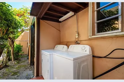 1872 SW 9th, Miami, FL 33135 - Photo 43