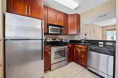 8345 Byron #6, Miami Beach, FL 33141 - Photo 11