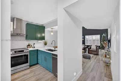 237 City View #237, Fort Lauderdale, FL 33311 - Photo 3