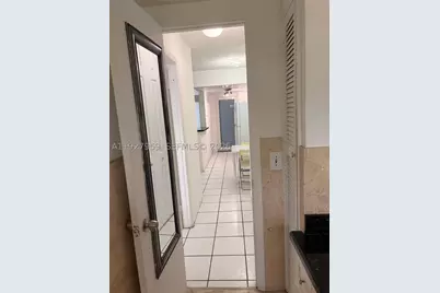 335 Collins #302, Miami Beach, FL 33139 - Photo 5