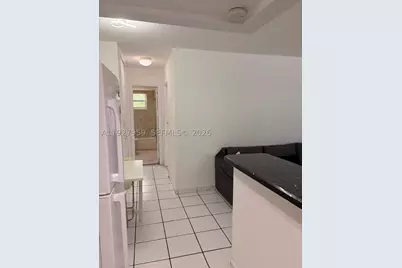 335 Collins #302, Miami Beach, FL 33139 - Photo 17