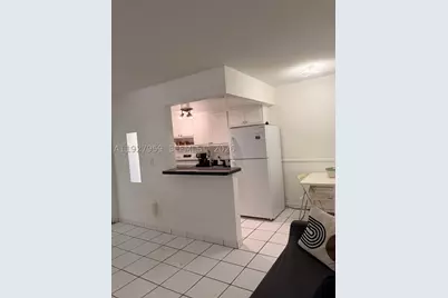 335 Collins #302, Miami Beach, FL 33139 - Photo 19