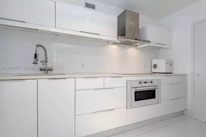 100 Lincoln #839, Miami Beach, FL 33139 - Photo 7