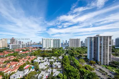 2851 NE 183rd #2211 E, Aventura, FL 33160 - Photo 3