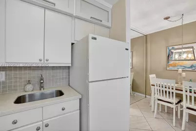 800 SW 10th #4T, Hallandale, FL 33009 - Photo 11