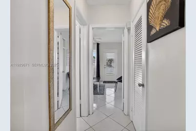 800 SW 10th #4T, Hallandale, FL 33009 - Photo 13