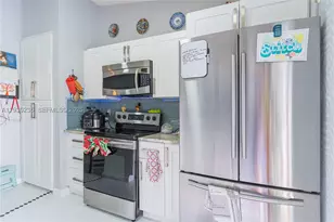 6900 NW 173rd, Hialeah, FL 33015 - Photo 9