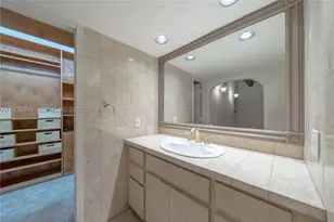 19212 NE 25th, Miami, FL 33180 - Photo 11