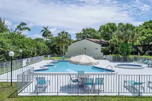 19212 NE 25th, Miami, FL 33180 - Photo 29