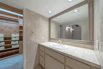 19212 NE 25th #283D, Miami, FL 33180 - Photo 11
