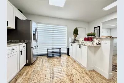 934 NE 27th, Hallandale, FL 33009 - Photo 9