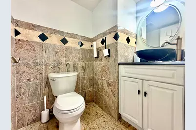 934 NE 27th, Hallandale, FL 33009 - Photo 43