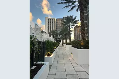 851 NE 1st #2212, Miami, FL 33132 - Photo 41