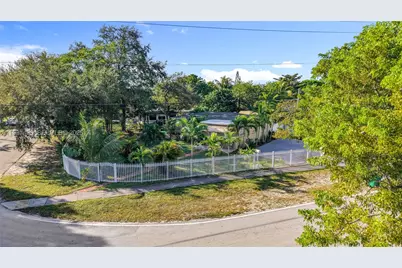 1860 NW 127th, Miami, FL 33167 - Photo 3