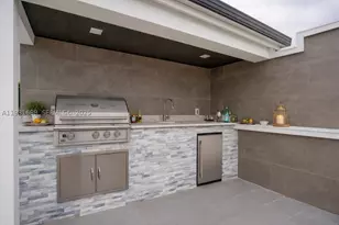 3800 Crayton, Naples, FL 34103 - Photo 21