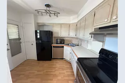 1530 NE 191st #205, Miami, FL 33179 - Photo 11