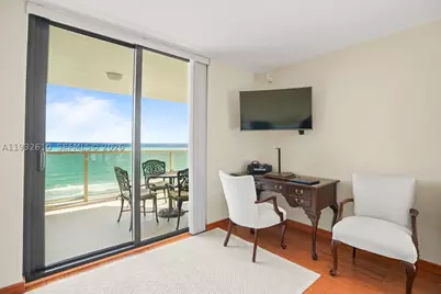 6423 Collins #1005, Miami Beach, FL 33141 - Photo 11