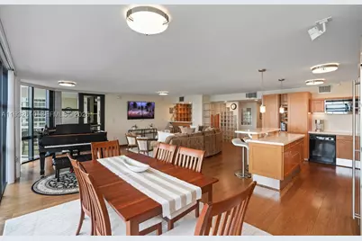 6423 Collins #1005, Miami Beach, FL 33141 - Photo 7