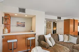 6423 Collins, Miami Beach, FL 33141 - Photo 9