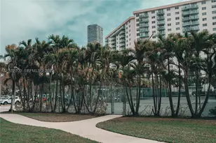 19380 Collins, Sunny Isles Beach, FL 33160 - Photo 33
