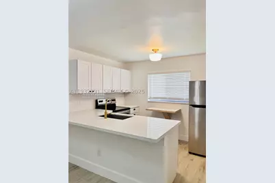 910 SW 4th #3, Miami, FL 33130 - Photo 5