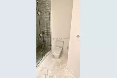 851 NE 1st #412, Miami, FL 33132 - Photo 25