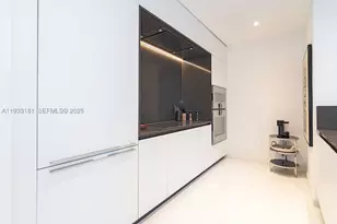 300 Biscayne Blvd, Miami, FL 33131 - Photo 5