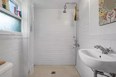 9210 NW 4th, Miami, FL 33150 - Photo 17