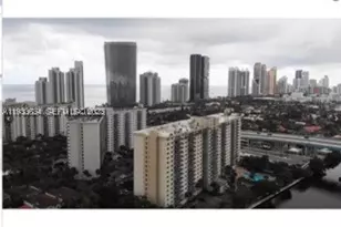 19390 Collins, Sunny Isles Beach, FL 33160 - Photo 35