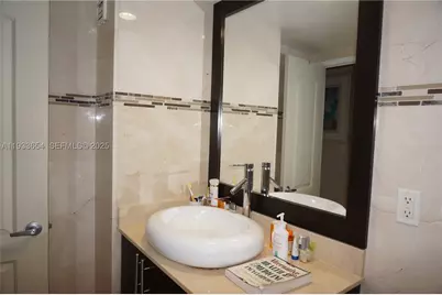 19390 Collins #PH-26, Sunny Isles Beach, FL 33160 - Photo 23