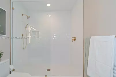 159 NE 6th #5015, Miami, FL 33132 - Photo 23