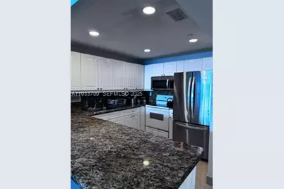 2301 Collins #1025, Miami Beach, FL 33139 - Photo 7