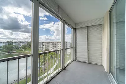 2855 Leonard #H607, Aventura, FL 33160 - Photo 15