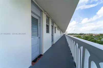 2855 Leonard #H607, Aventura, FL 33160 - Photo 5