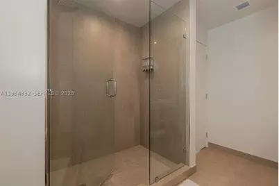 11 NE 6 #2709, Miami, FL 33132 - Photo 27